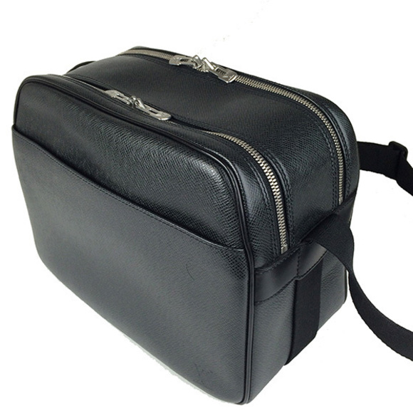 Louis Vuitton Taiga Reporter Ardoise Shoulder Bag - Picture 2 of 8